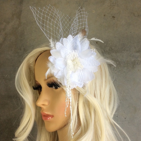 🌸 FLOWER FASCINATOR PINUP BRIDE BOHO WEDDING CLIP FLORAL HAIR PIECE WHITE BOHO - Picture 6 of 7